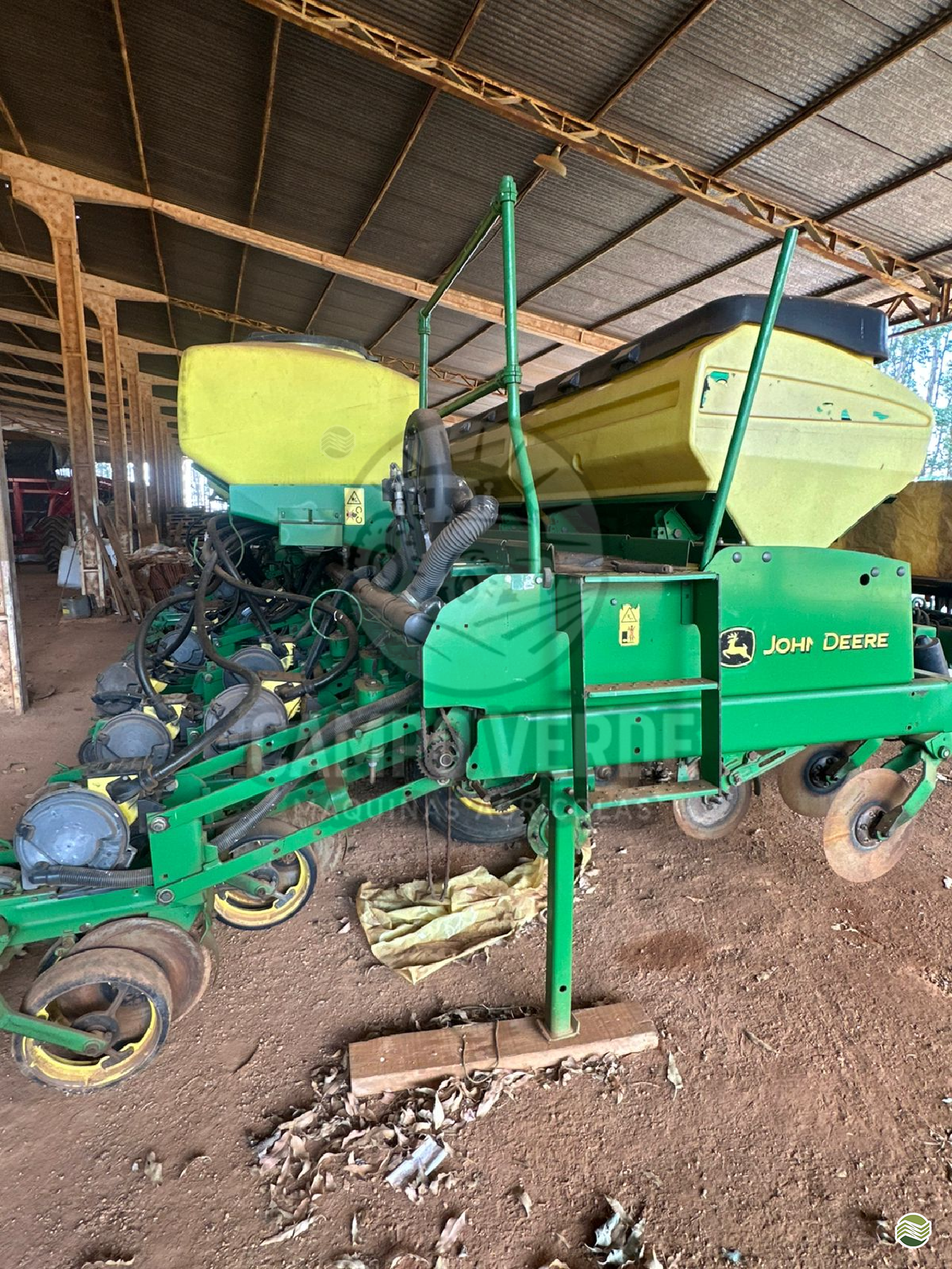 PLANTADEIRA JOHN DEERE PLANTADEIRAS 2122 Campo Verde Máquinas Agrícolas CAMPO VERDE MATO GROSSO MT